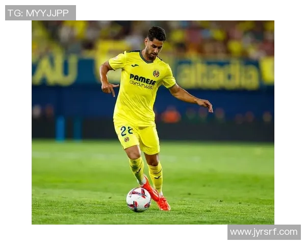 血战绿茵场足球巨星奋力拼搏瞬间流血壁纸震撼呈现